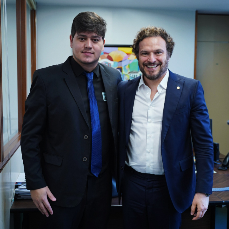 Em reunião com deputado Fred Costa em Brasília, vereador Raniere apresenta demandas necessárias para Martinho Campos