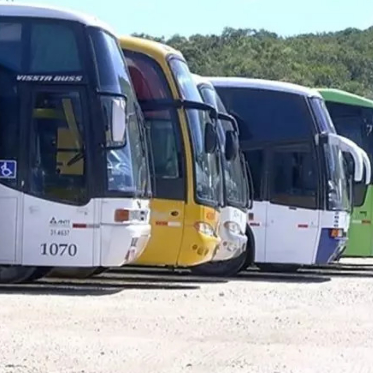 Vereador Jachson solicita ampliação do auxílio financeiro para estudantes dos distritos de Martinho Campos