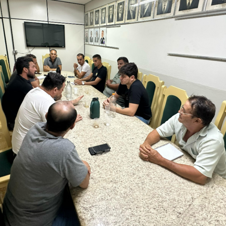 Vereadores se reúnem com o prefeito para tratar de saúde, obras e meio ambiente