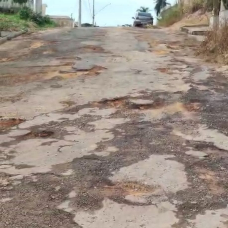 Vereadores cobram melhorias no asfalto do bairro Novo Horizonte, em Martinho Campos