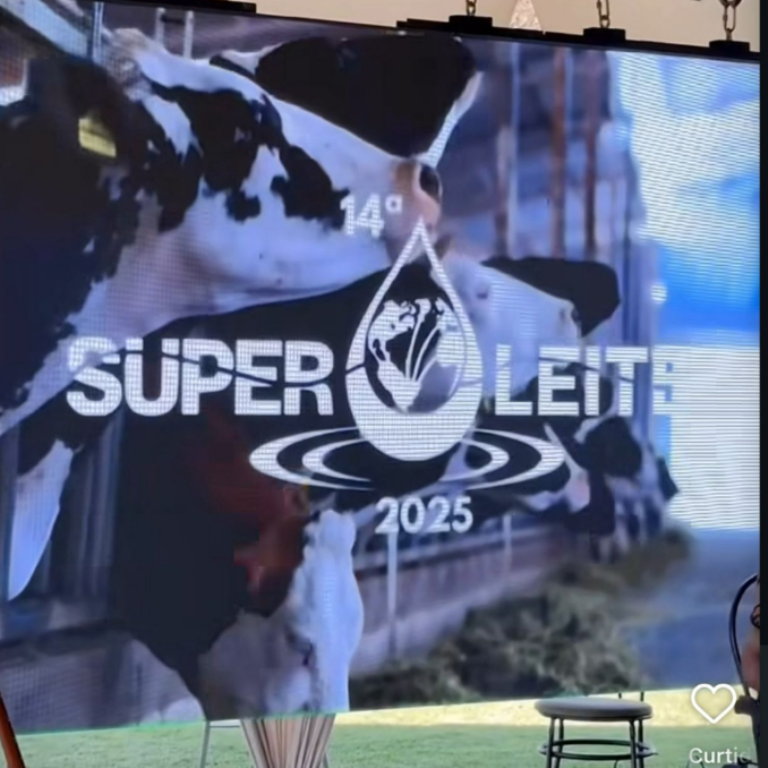 Vereadores de Martinho Campos participam da abertura da 14ª Superleite em Pompéu