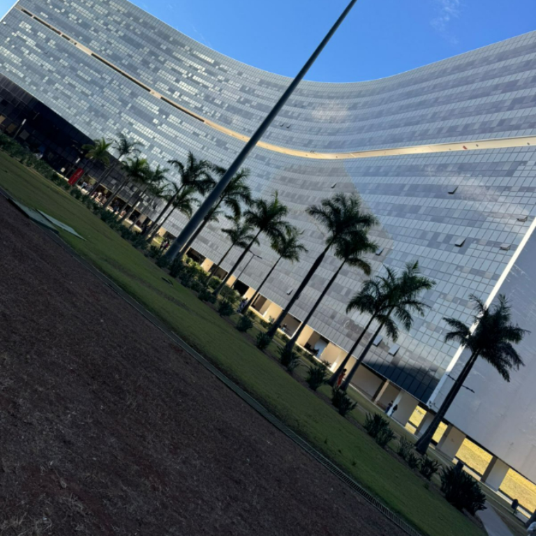 Vereador discute novos projetos habitacionais em visita à Cidade Administrativa